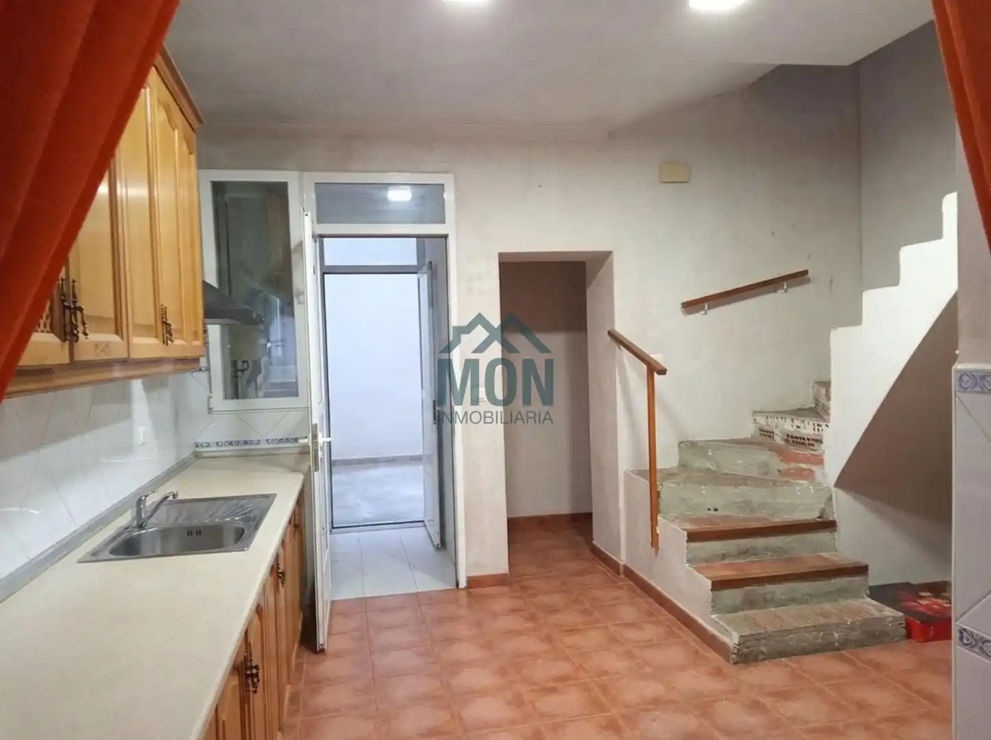 Casa amb terrassa en venda a Montserrat, imagen 5