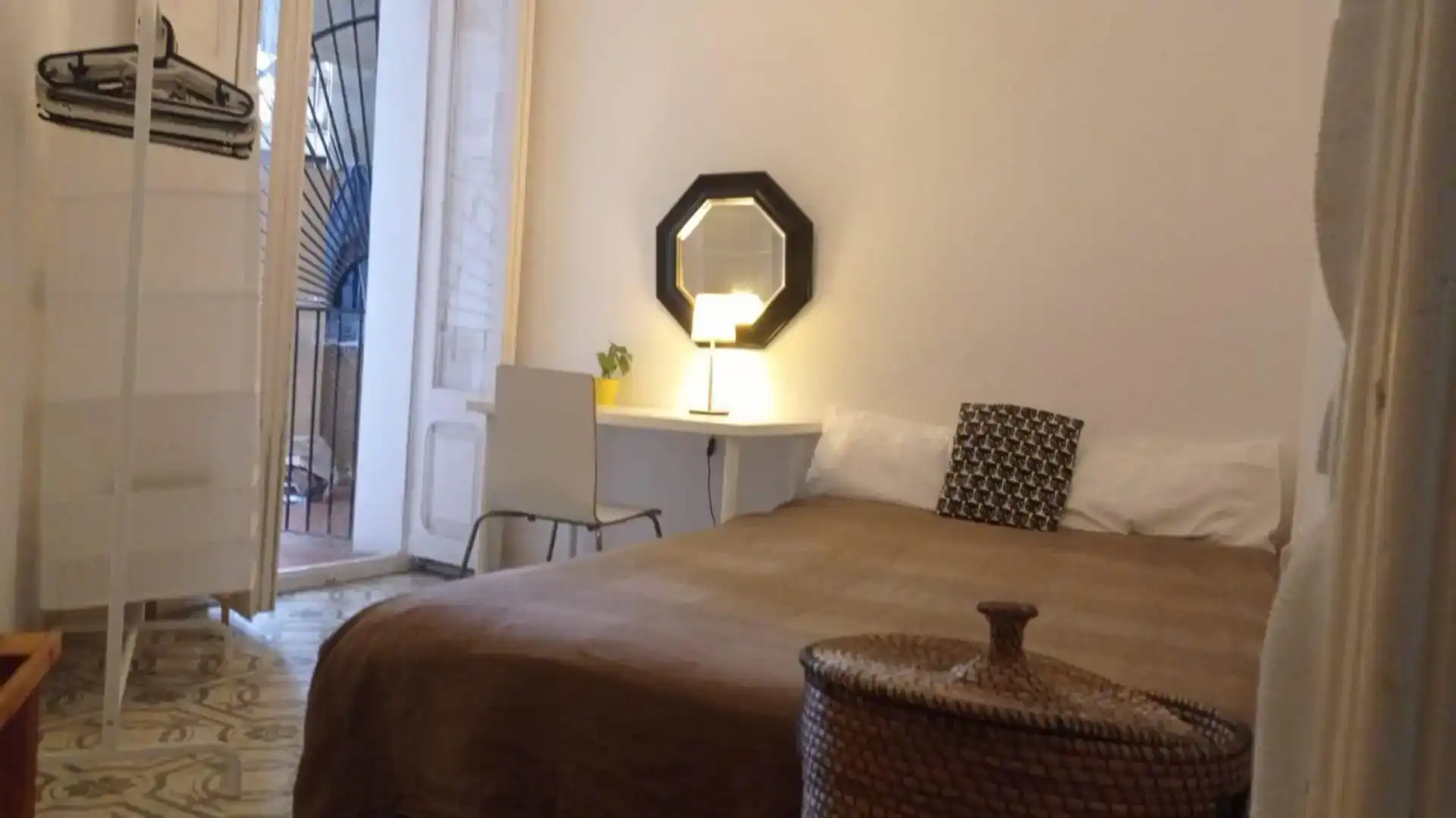 Schlafzimmer von Wohnung zur Miete in Barcelona mit Möbliert, Ofen und Waschmaschine