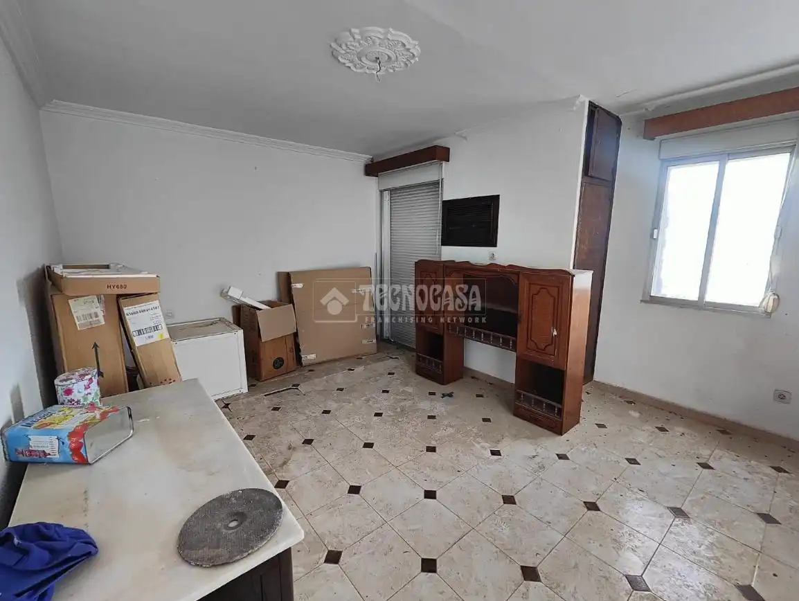 Casa adosada en venda en Los Palacios y Villafranca amb Balcó