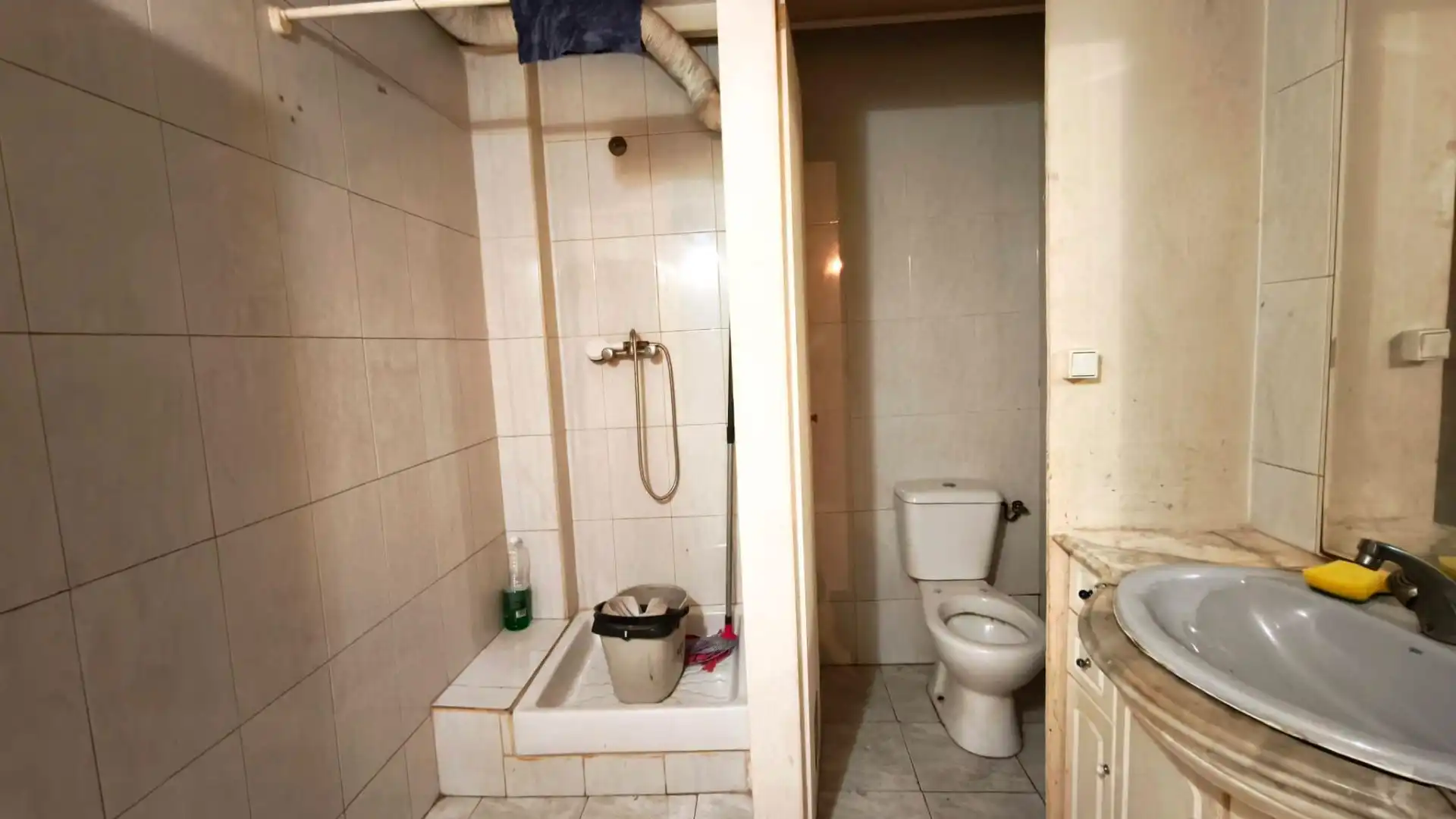 Bathroom of Commercial properties for sale in Zaragoza