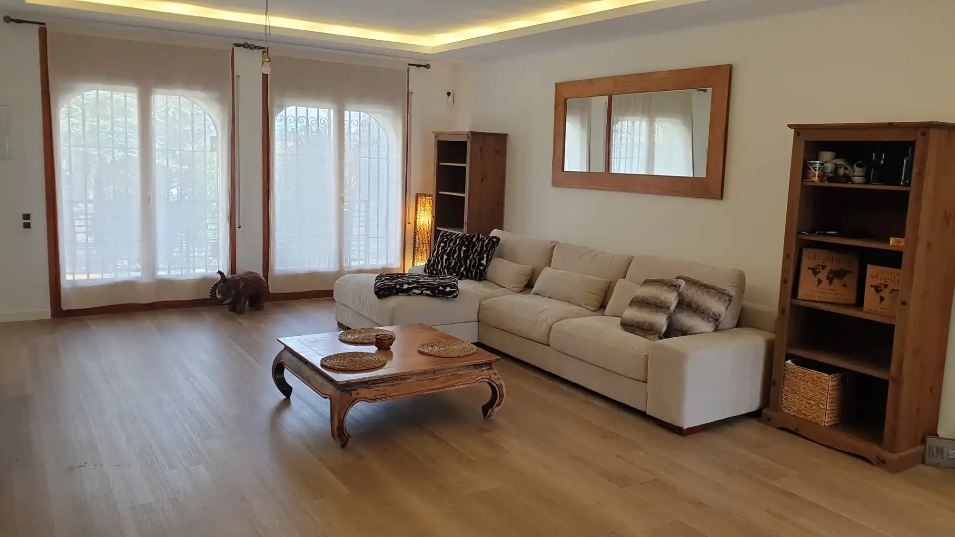 Sala de estar de Casa adosada en venta en Mont-roig del Camp con Aire acondicionado, Calefacción y Jardín privado