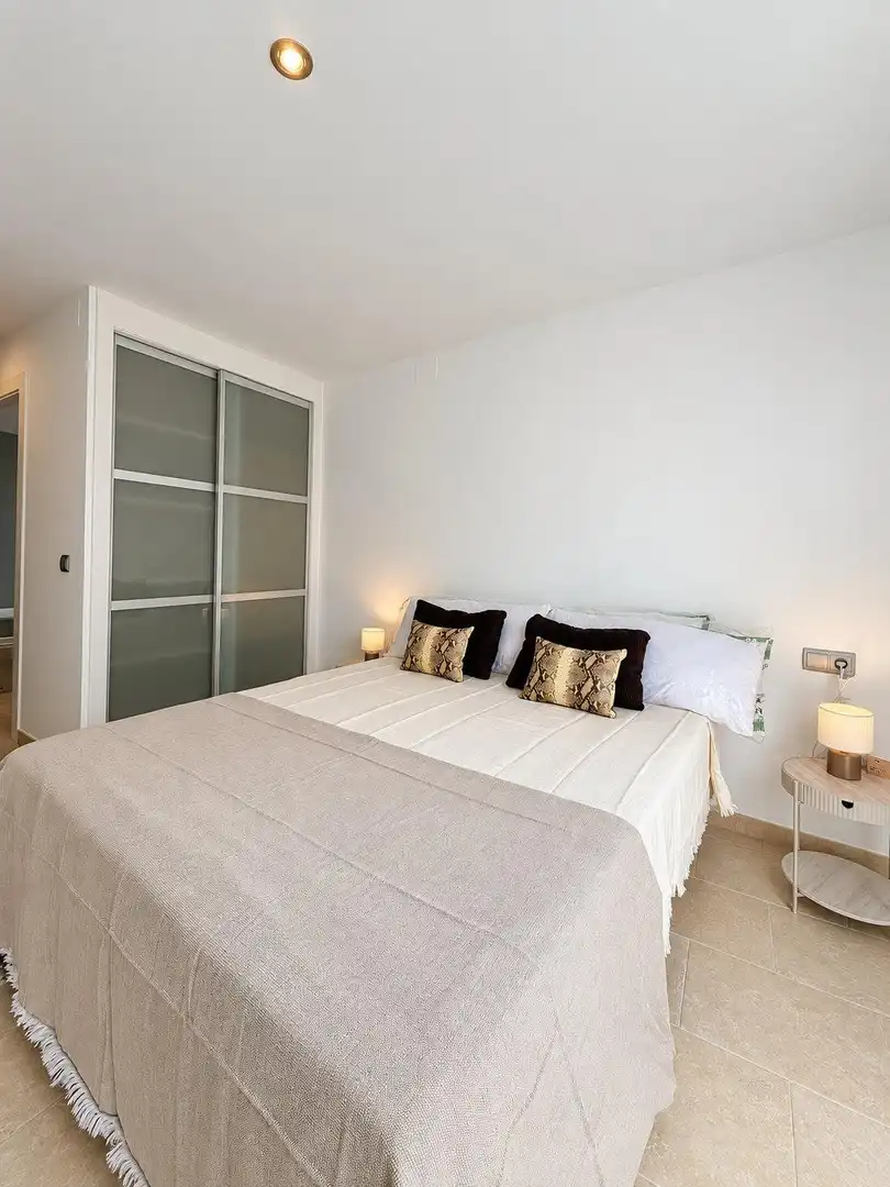Bedroom of Flat for sale in L'Olla
