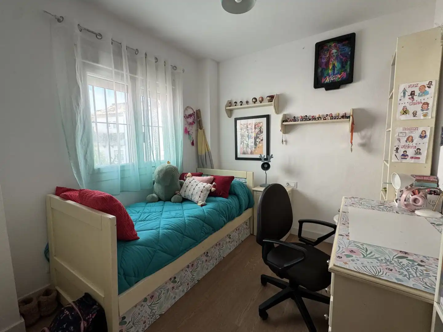 Habitación de Casa adosada en venta en Bormujos con Aire acondicionado, Terraza y Trastero
