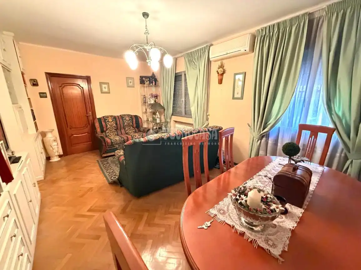 Sala de estar de Piso en venta en Madrid con Calefacción y Parquet