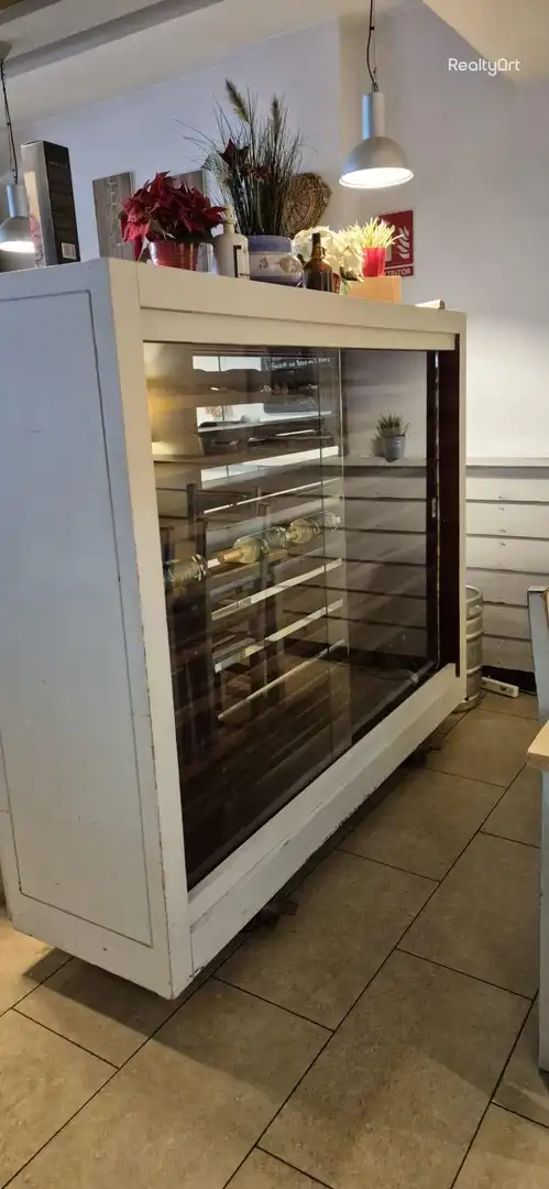 Exterior view of Commercial properties for rent in Sevilla  with Air Conditioner