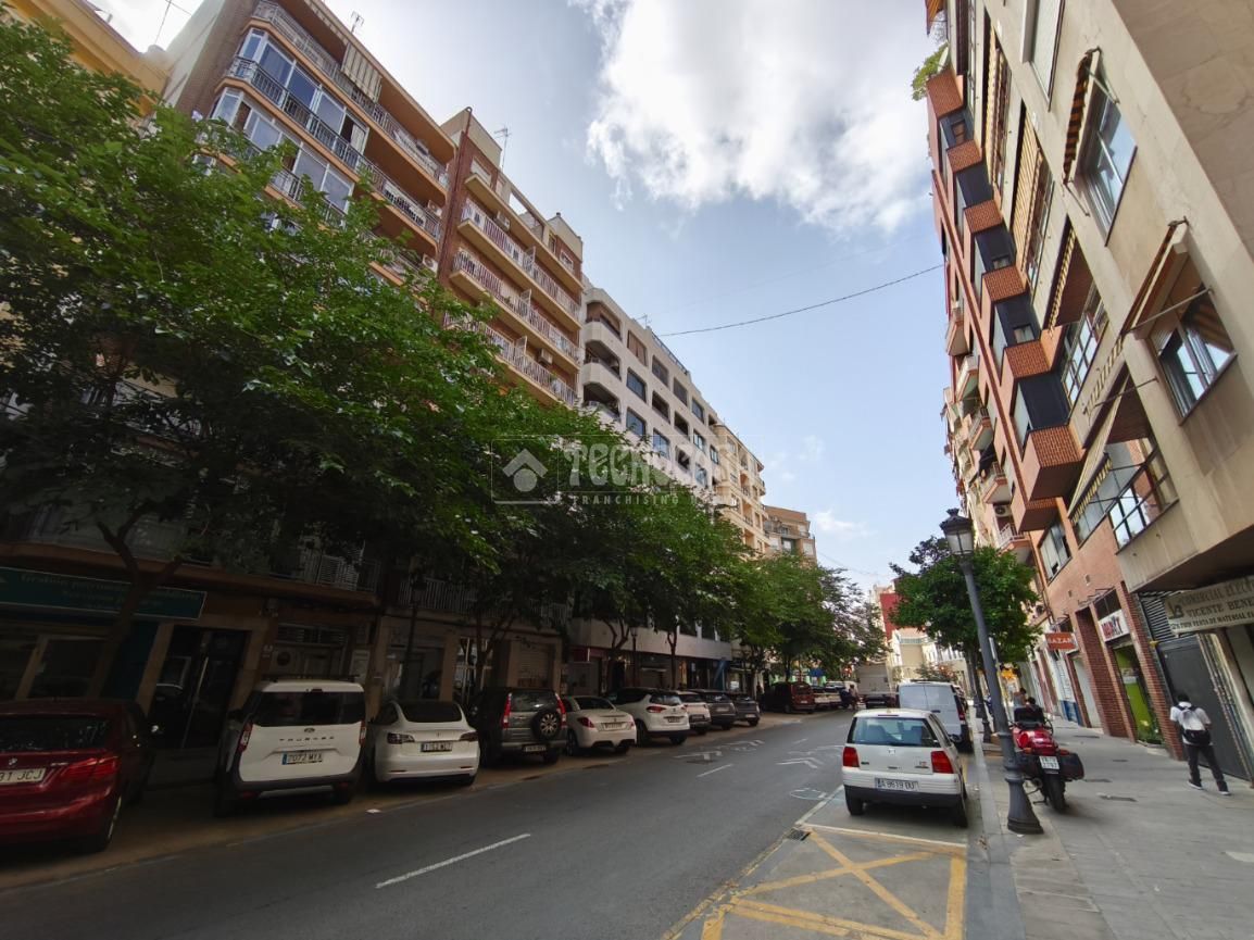 Exterior view of Flat to rent in  Valencia Capital  with Air Conditioner, Furnished and Balcony