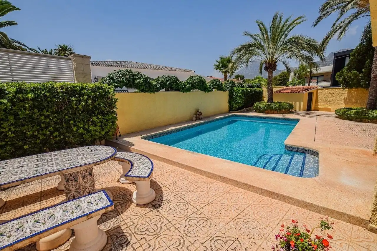 Chalet con piscina en venta en Escandinavia - Cautivador, imagen 3