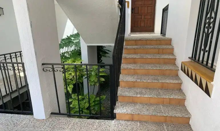 Terrassa de Pis en venda en Roses amb Calefacció, Jardí privat i Moblat