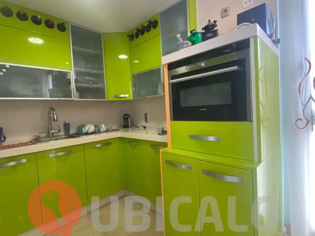 Cuina de Àtic en venda en San Cristóbal de la Laguna amb Moblat, Forn i Rentadora