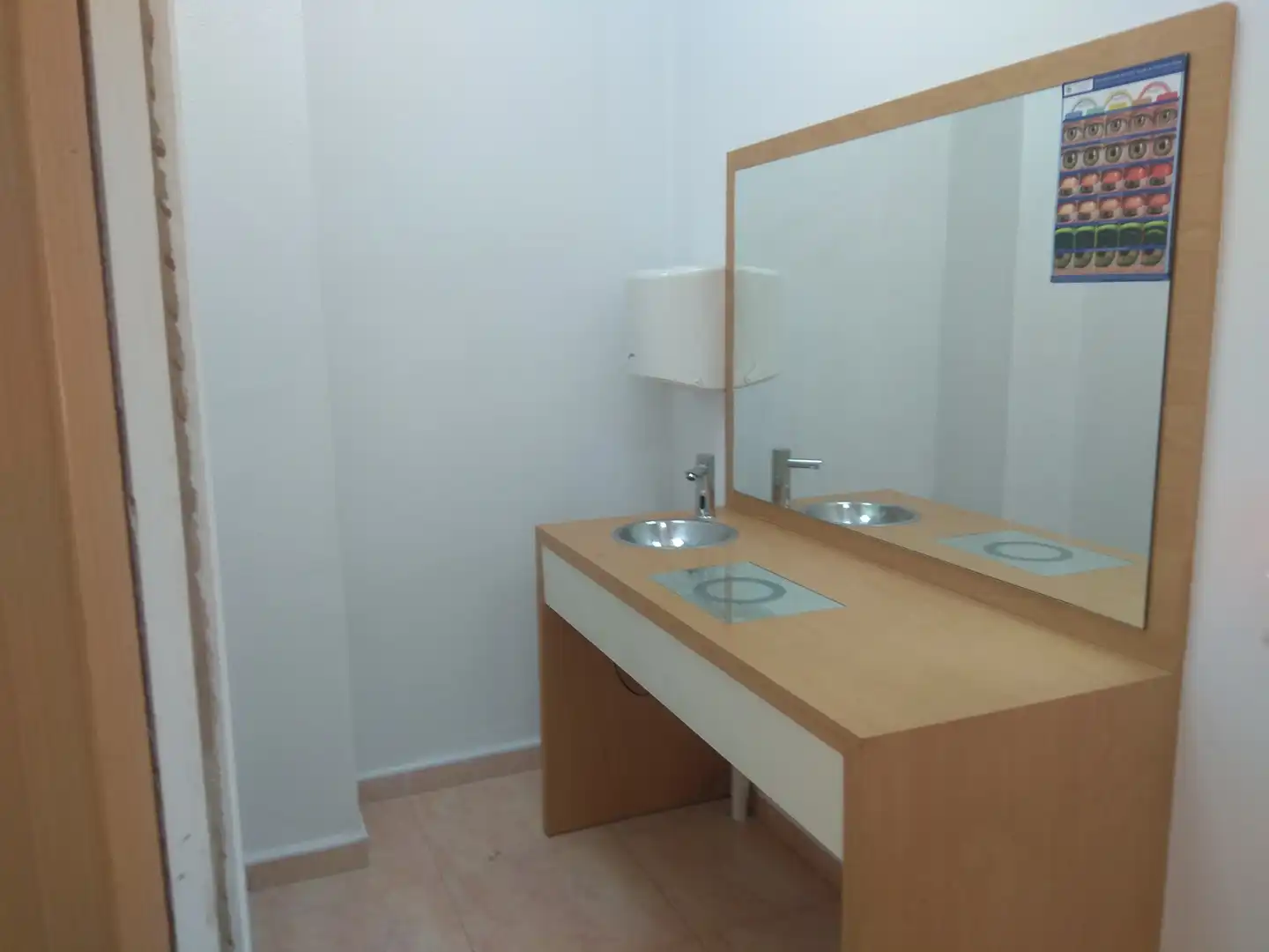 Local comercial de lloguer a Calle la Vega, imagen 5