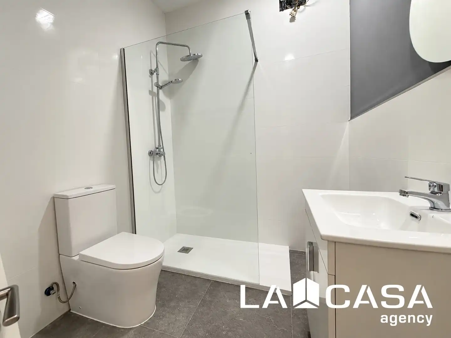 Bathroom of Houses for sale in Dos Hermanas  with Terrace