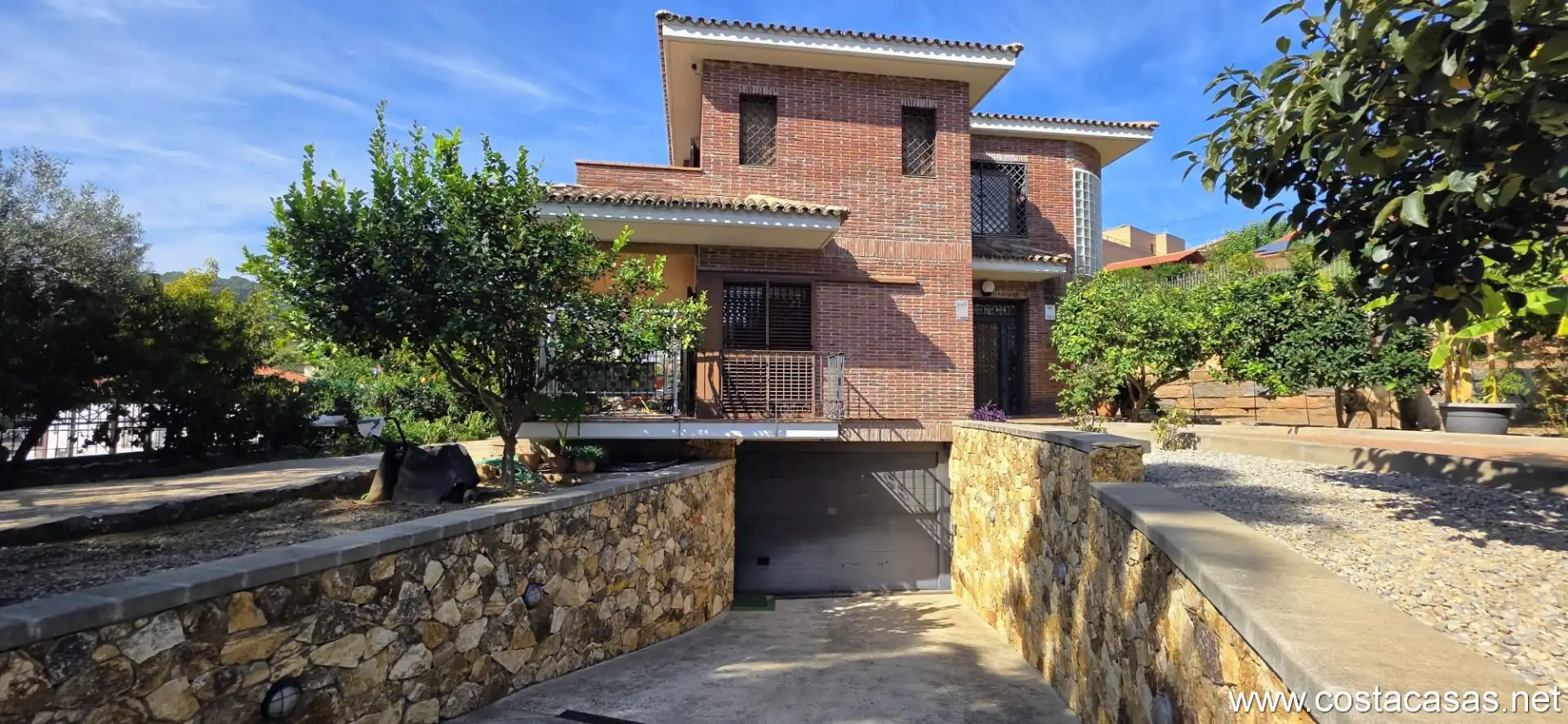Vista exterior de Casa o chalet en venta en Castellví de Rosanes con Calefacción, Jardín privado y Terraza