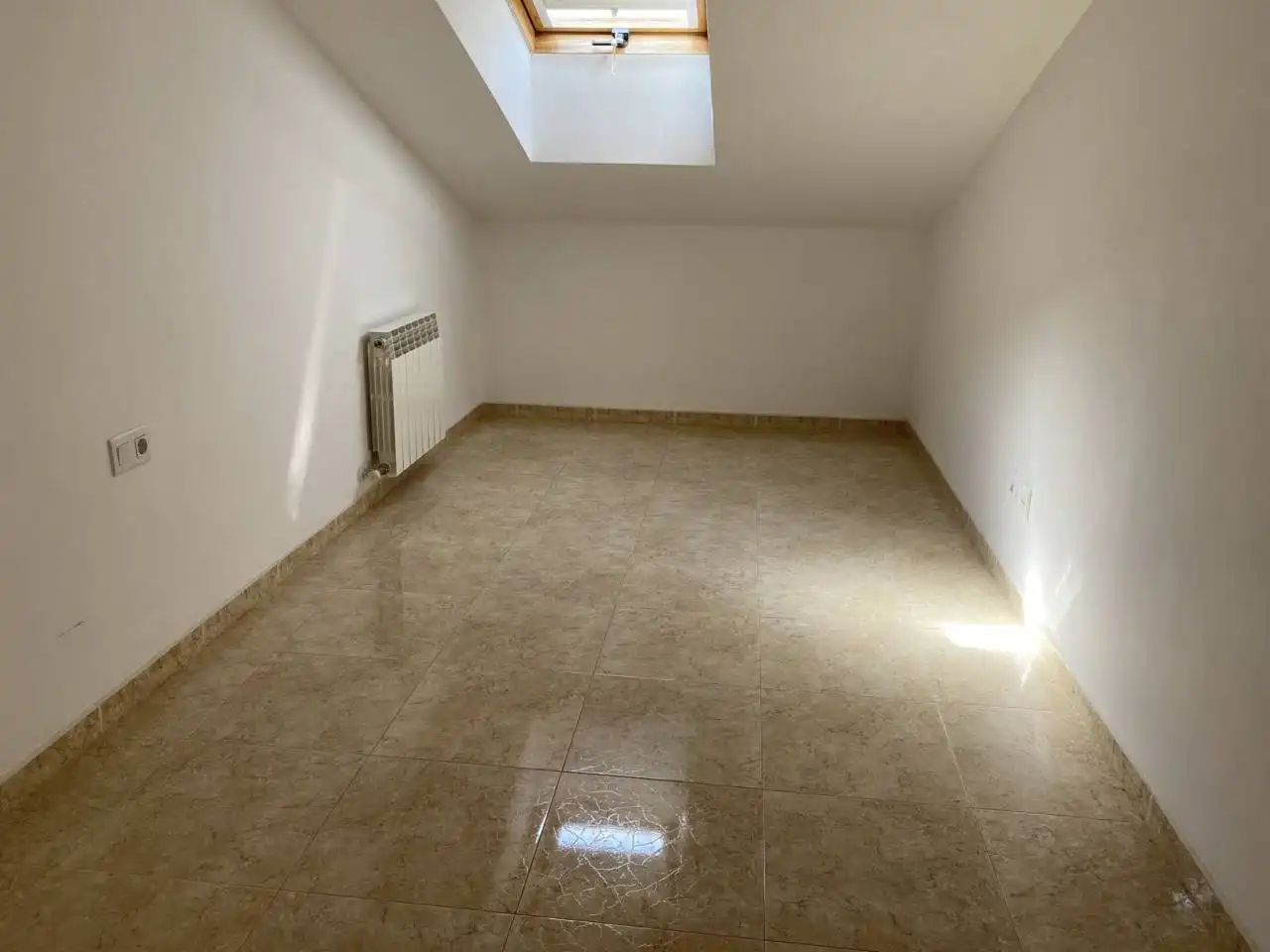 Wohnung zur Miete in Alcañiz mit Heizung, Abstellraum und Balkon