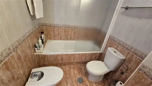 Baño de Apartamento en venta en La Manga del Mar Menor con Aire acondicionado, Calefacción y Terraza