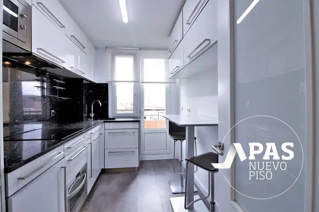 Cocina de Piso en venta en Santander con Aire acondicionado, Calefacción y Jardín privado