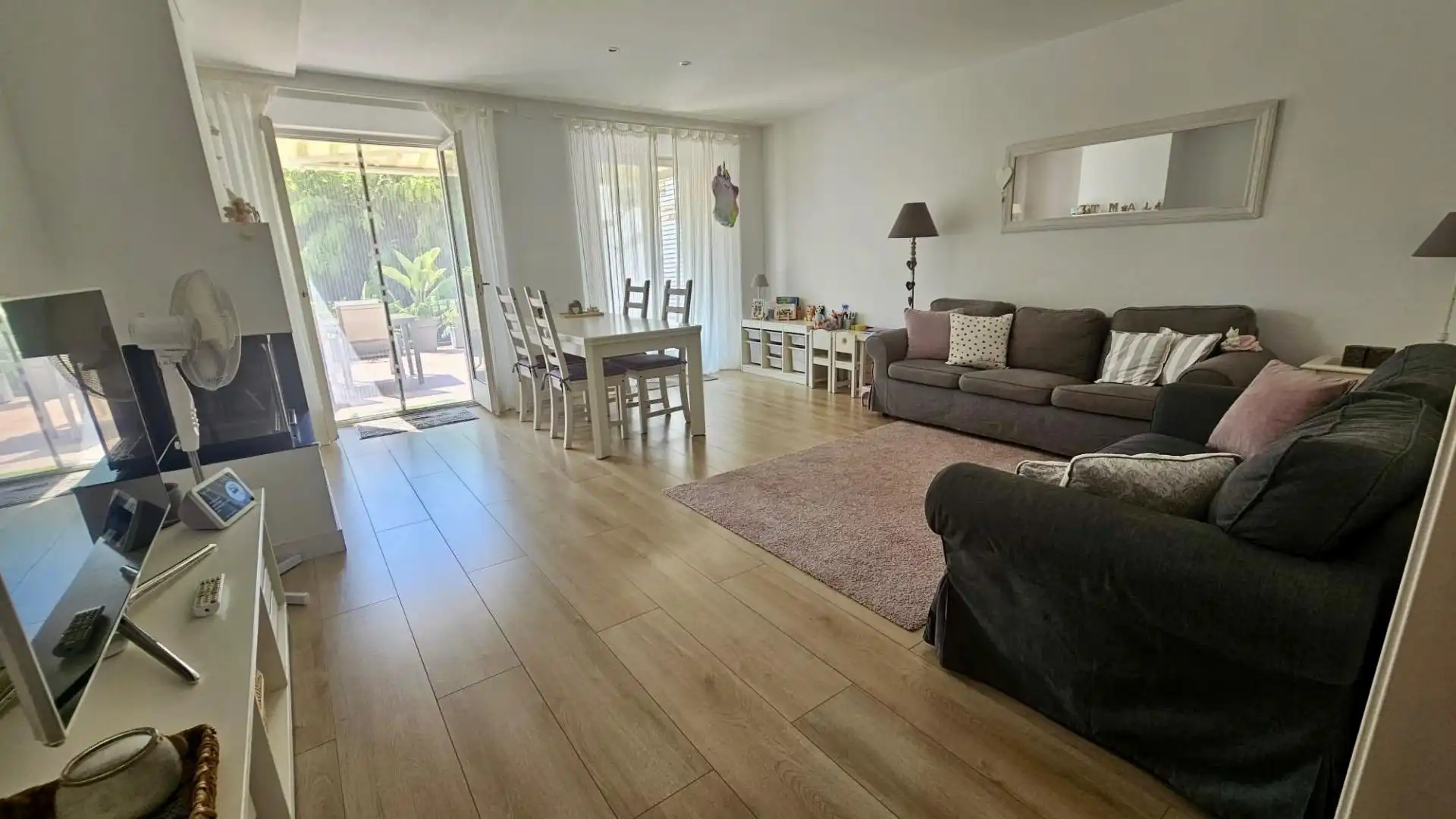 Sala de estar de Casa o chalet en venta en Calella con Aire acondicionado, Calefacción y Jardín privado