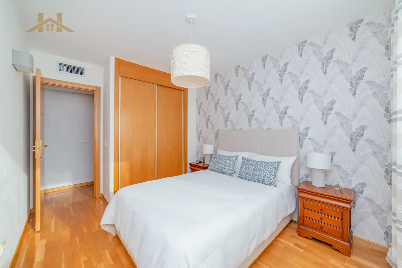 Bedroom of Flat for sale in Valdemoro  with Air Conditioner, Heating and Parquet flooring