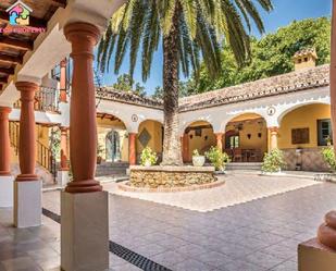 Vista exterior de Finca rústica en venda en Sotogrande amb Terrassa, Piscina i Balcó