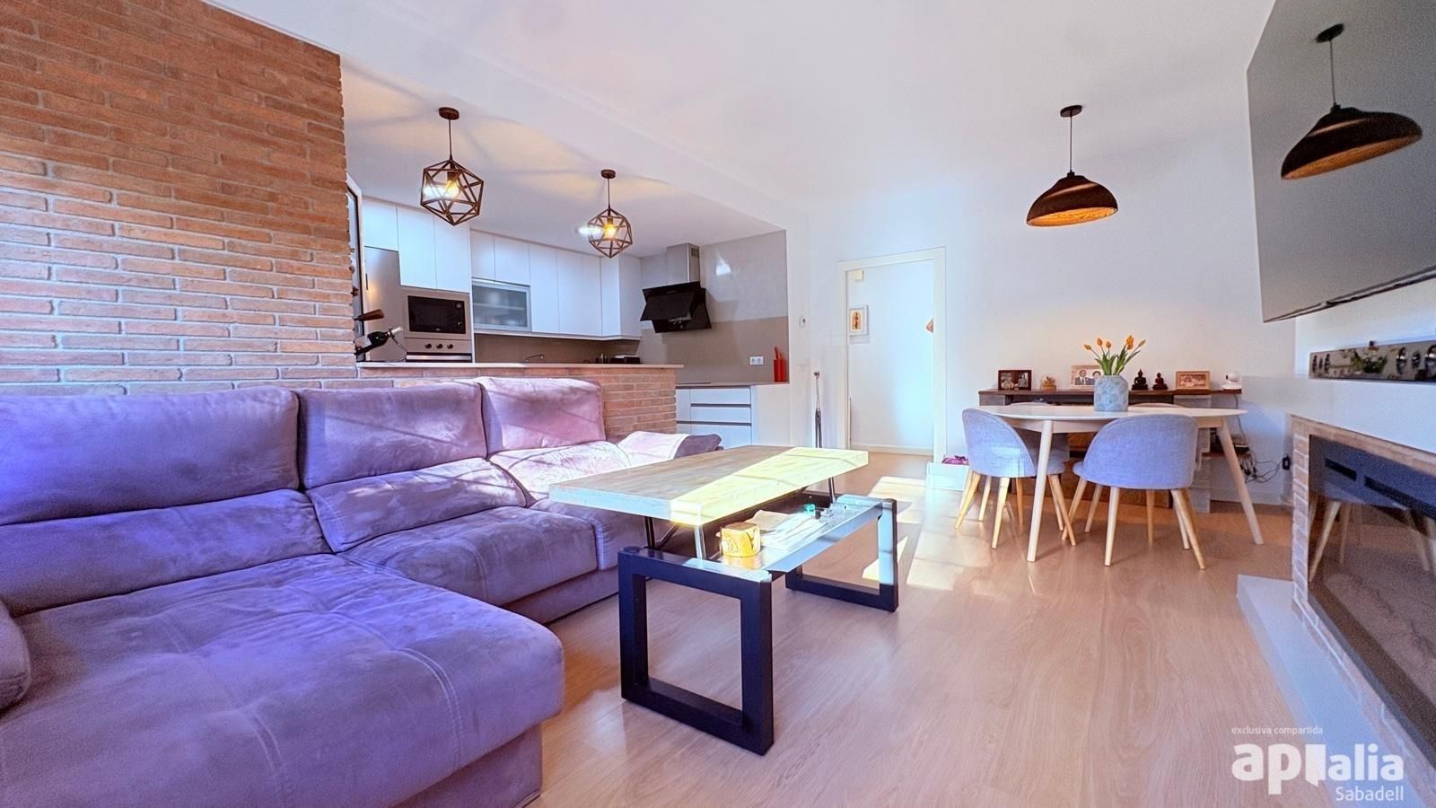 Living room of Planta baja for sale in Sabadell  with Air Conditioner, Heating and Parquet flooring