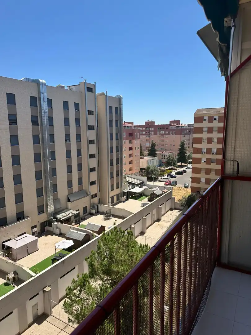 Vista exterior de Piso de alquiler en Badajoz con Aire acondicionado, Calefacción y Terraza
