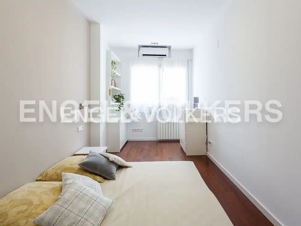 Bedroom of Flat for rent in Valencia  with Air Conditioner, Heating and Parquet flooring
