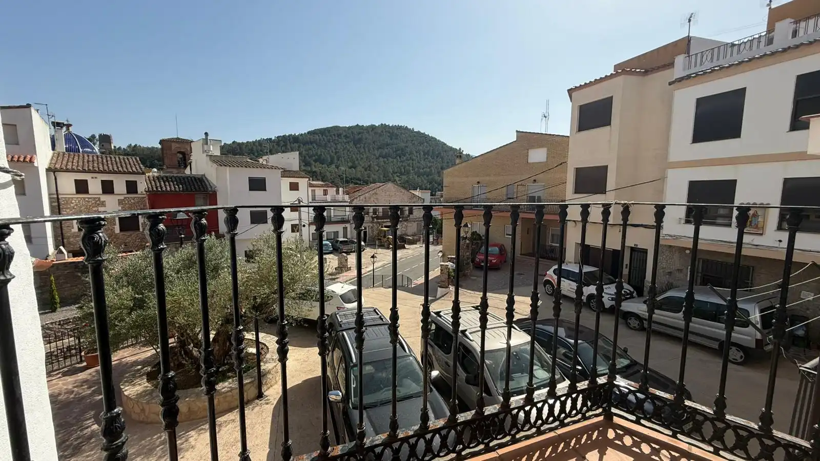 Vista exterior de Casa o xalet en venda en Ayódar amb Calefacció, Terrassa i Moblat