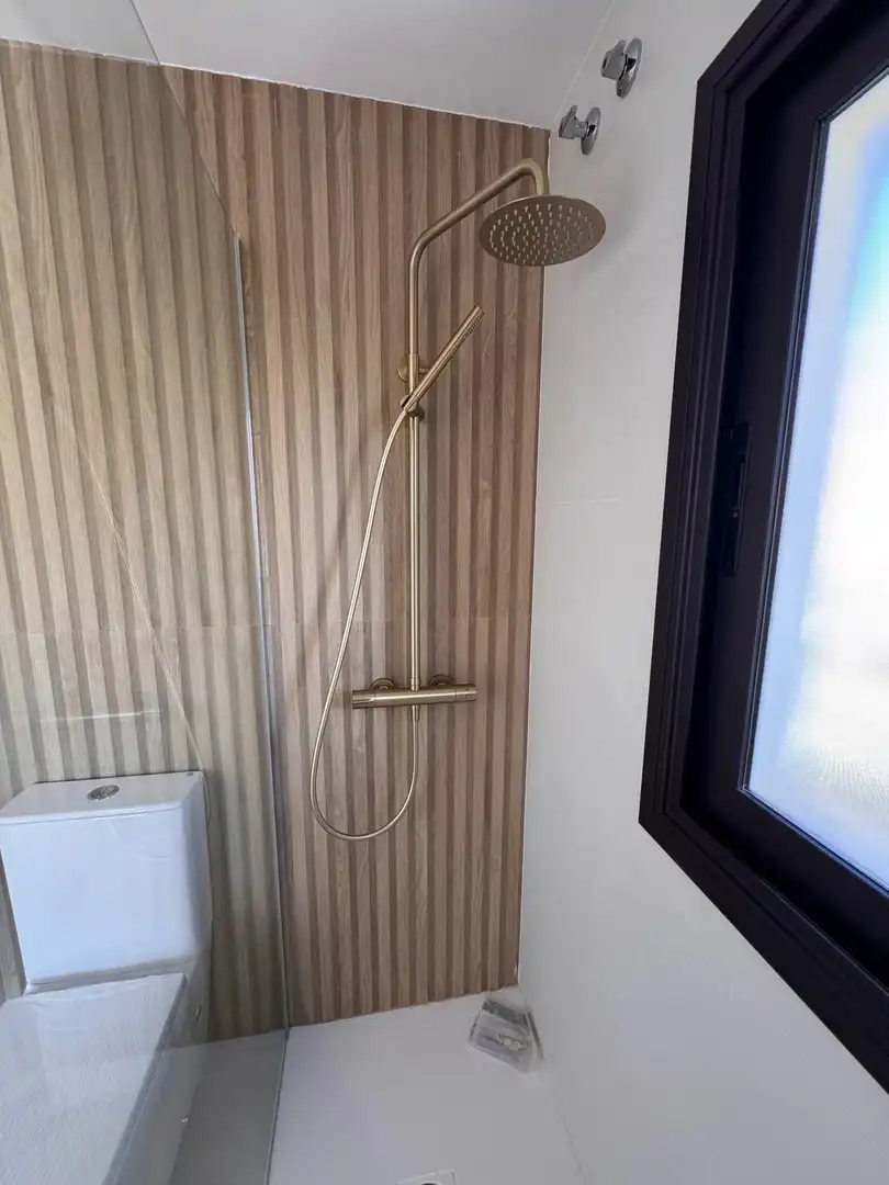 Baño de Casa adosada en venta en Cubelles con Aire acondicionado, Terraza y Piscina comunitaria