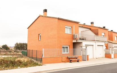 Exterior view of Single-family semi-detached for sale in Sariñena  with Air Conditioner, Heating and Private garden