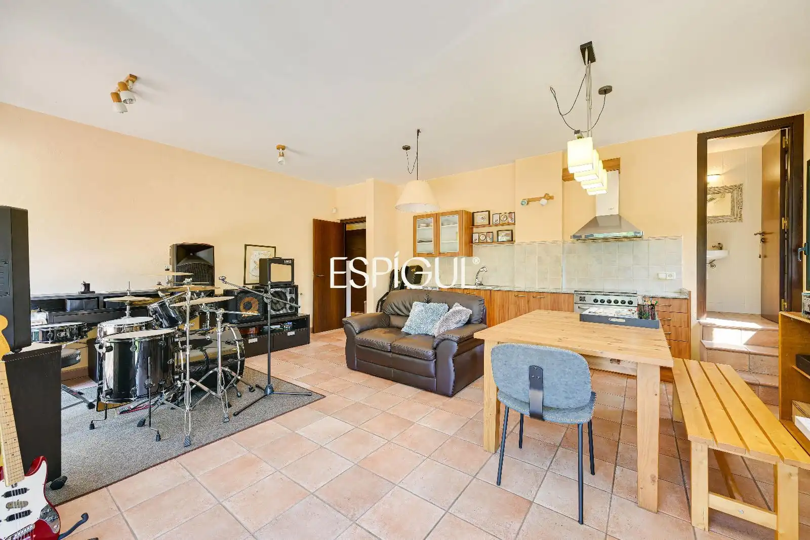 Sala de estar de Casa o chalet en venta en Girona con Aire acondicionado, Calefacción y Amueblado