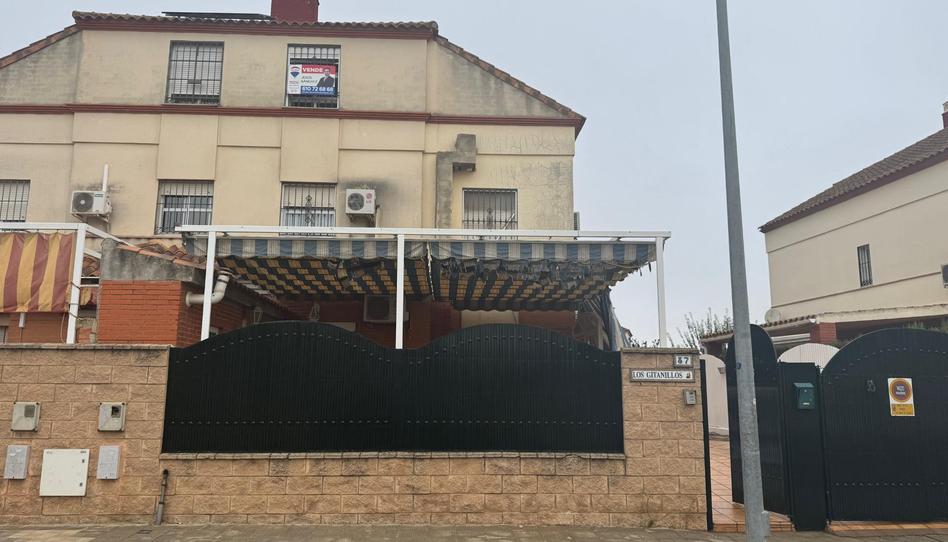 Foto 1 de Casa adosada en venda a Avenida del Torrejon, 37, Gines, Sevilla