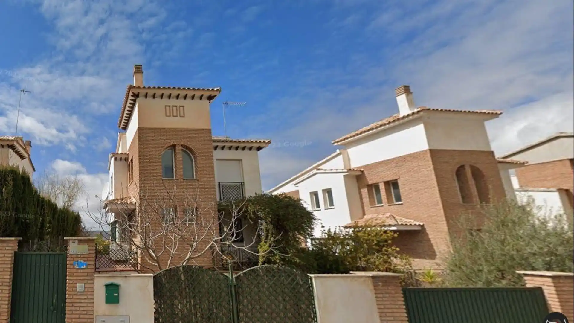 Vista exterior de Casa o chalet en venta en Dílar con Terraza, Piscina y Balcón