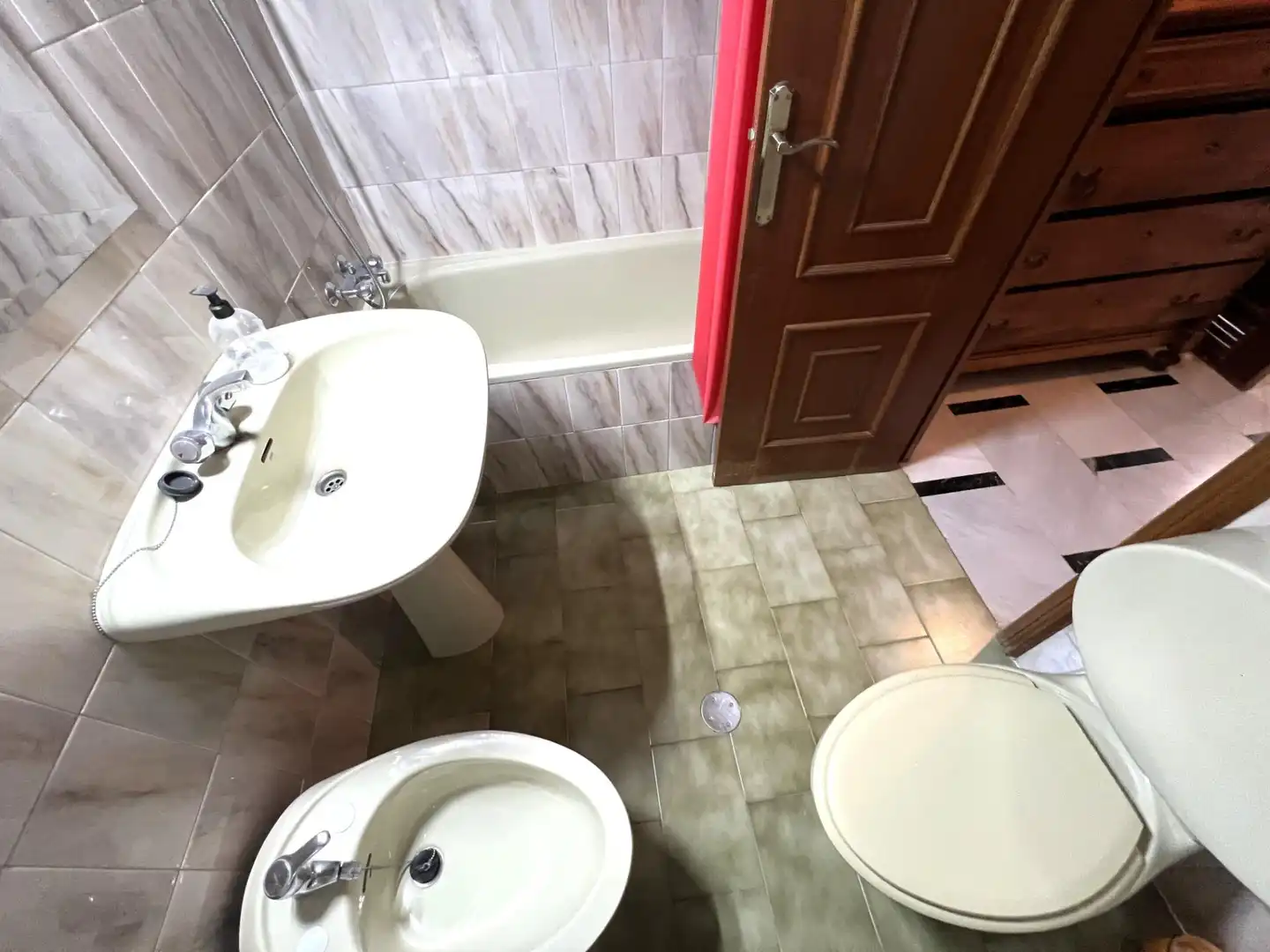 Bathroom of Flat for sale in Córdoba  with Air Conditioner, Heating and Terrace