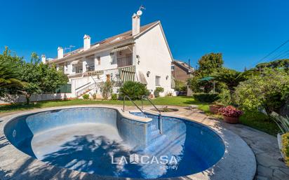 Garden of Single-family semi-detached for sale in Castelldefels  with Air Conditioner, Terrace and Swimming Pool