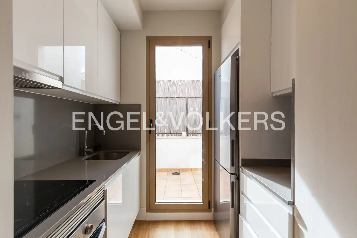 Cocina de Ático en venta en Valencia con Aire acondicionado, Calefacción y Jardín privado