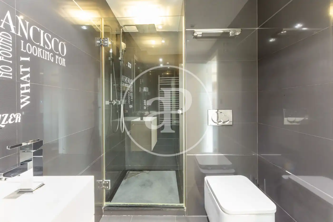 Badezimmer von Dachboden zum Verkauf in Valencia mit Klimaanlage, Heizung und Terrasse