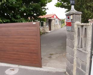 Vista exterior de Casa o xalet en venda en Villaviciosa amb Terrassa