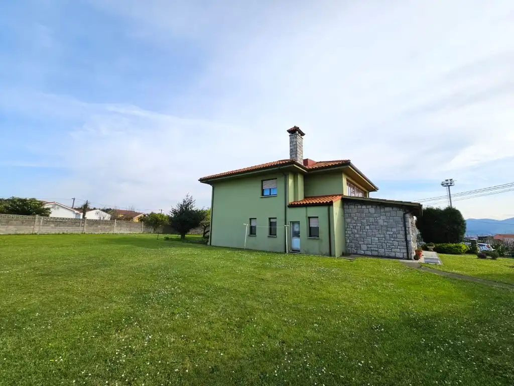 Vista exterior de Casa o chalet en venta en Avilés