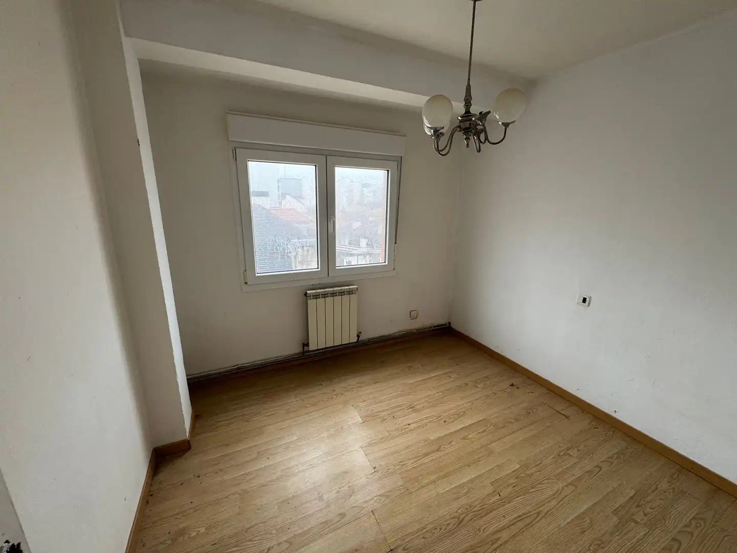 Habitación de Piso en venta en Gijón  con Calefacción, Terraza y Internet