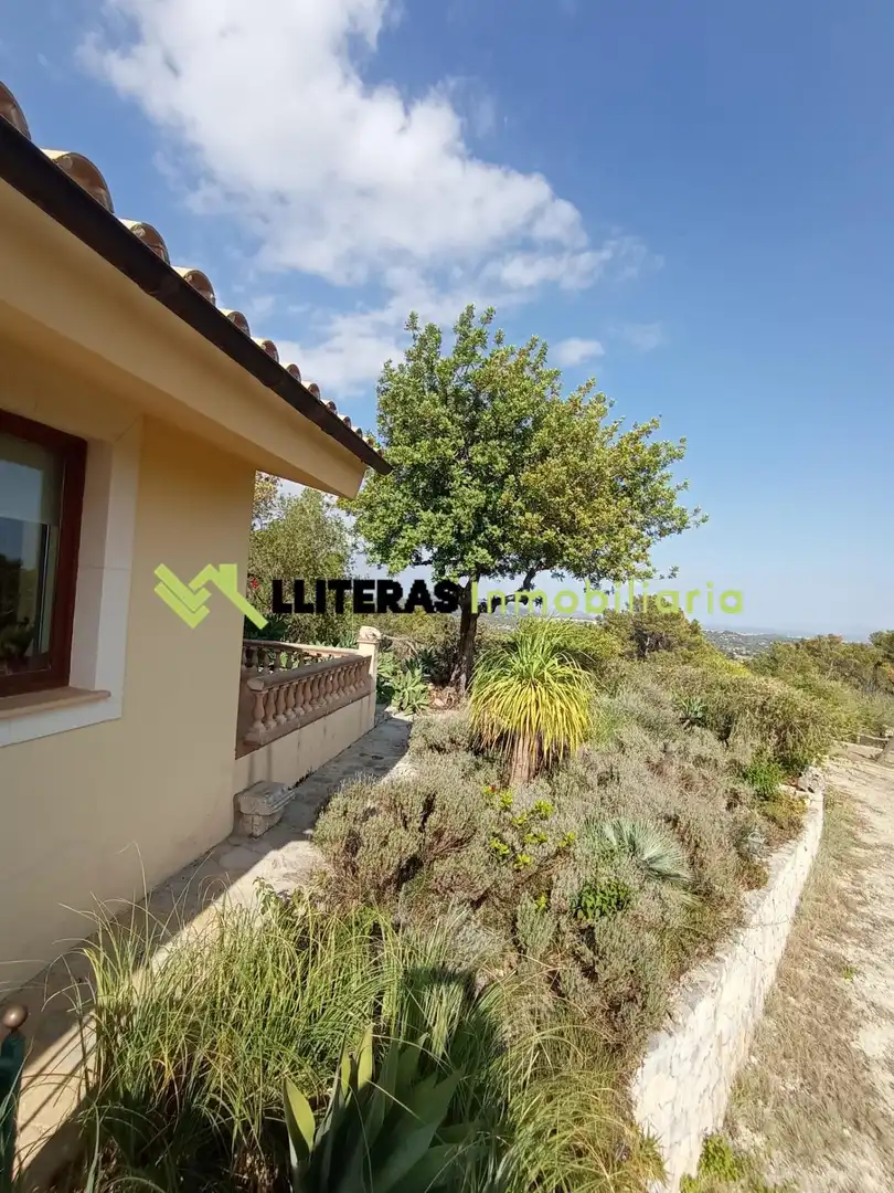 Country homes for sale in Selva
