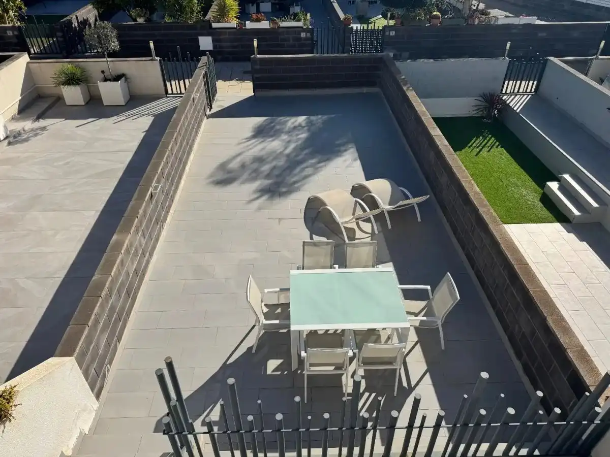 Terraza de Casa adosada en venta en Torrevieja con Aire acondicionado, Jardín privado y Amueblado