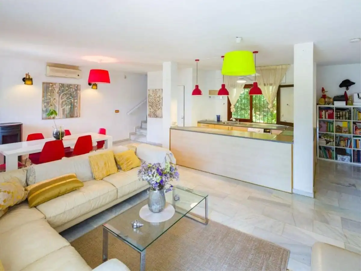 Sala de estar de Casa o chalet en venta en Marbella con Aire acondicionado, Terraza y Trastero