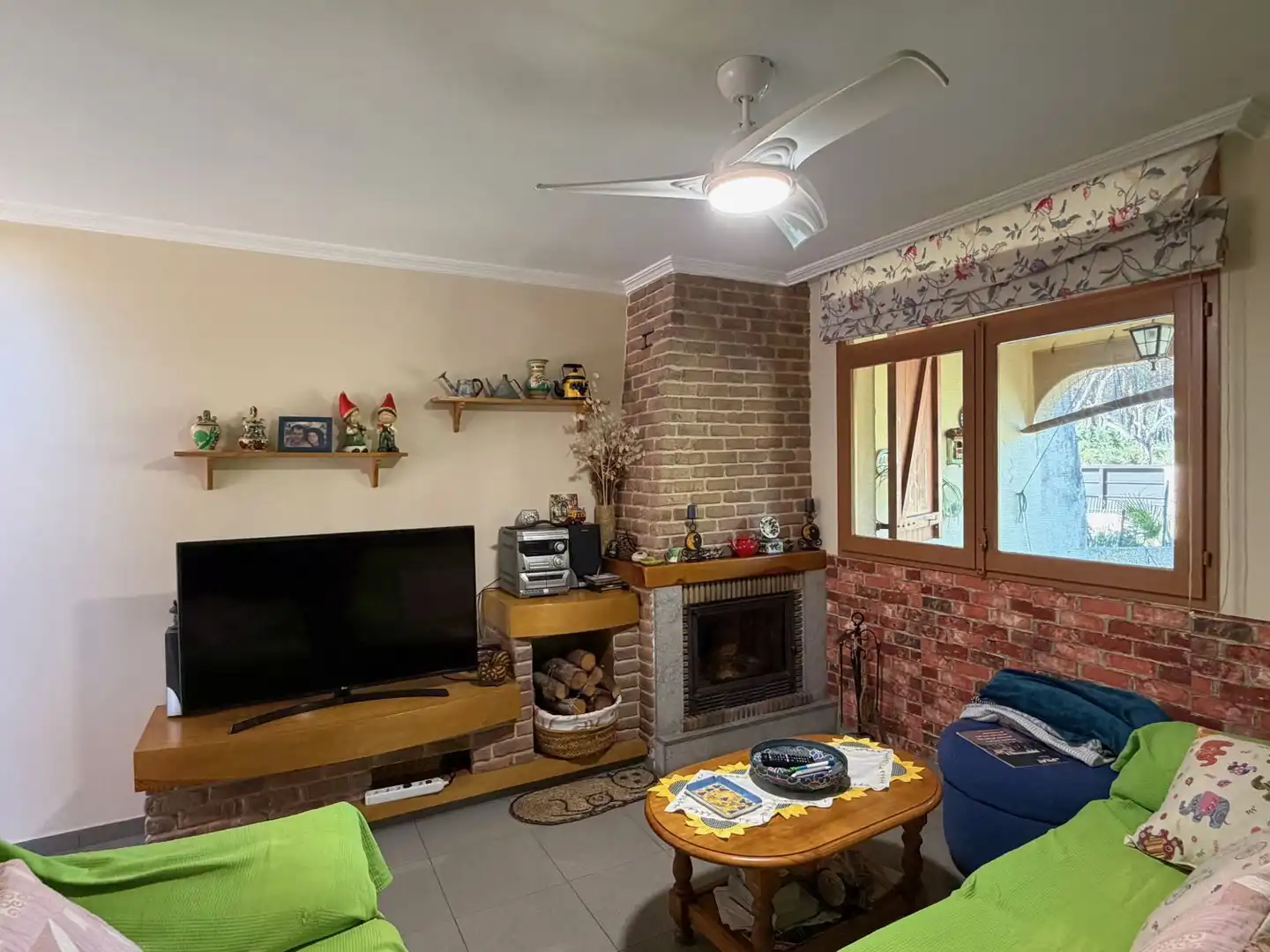 Living room of Detached homes for sale in Tarragona  with Heating, Terrace and Balcony