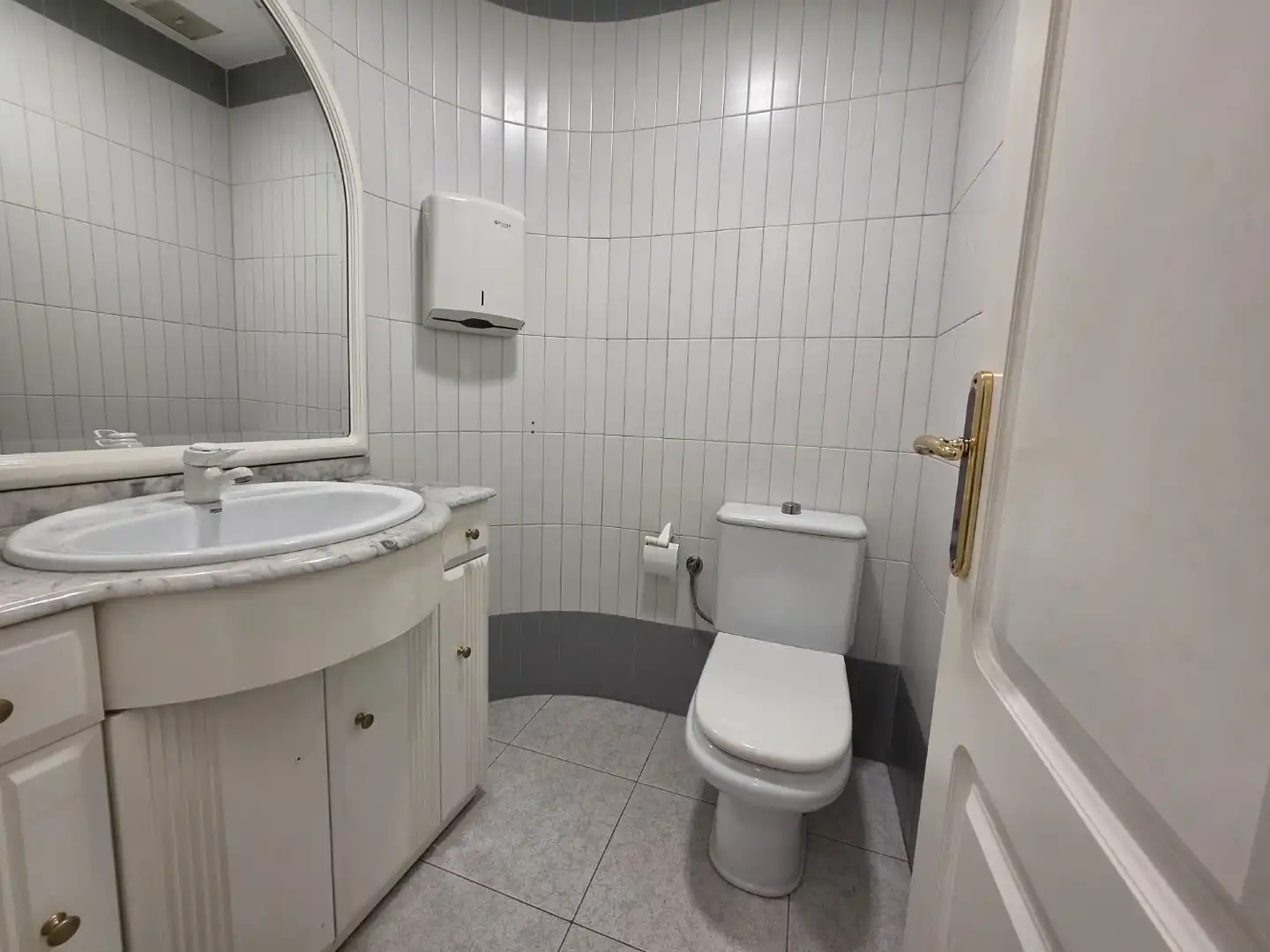 Local comercial en alquiler en Juan Flórez, imagen 4