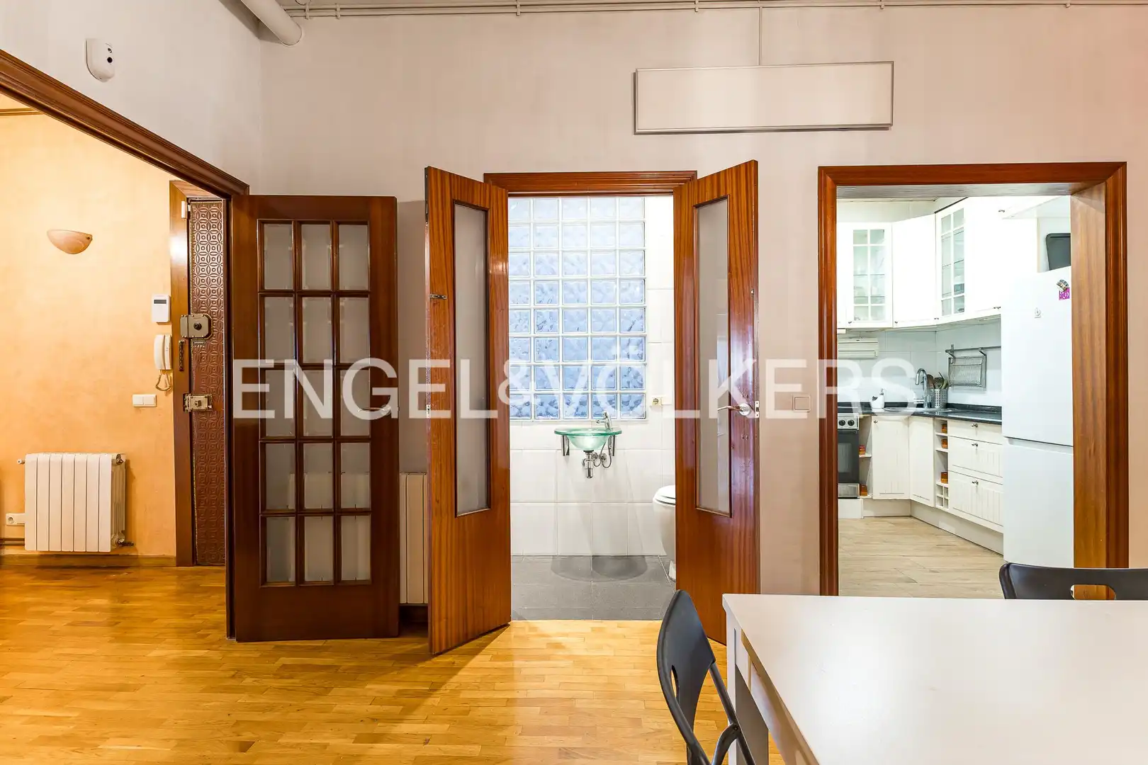 Piso en venta en Barcelona con Calefacción, Amueblado y Balcón
