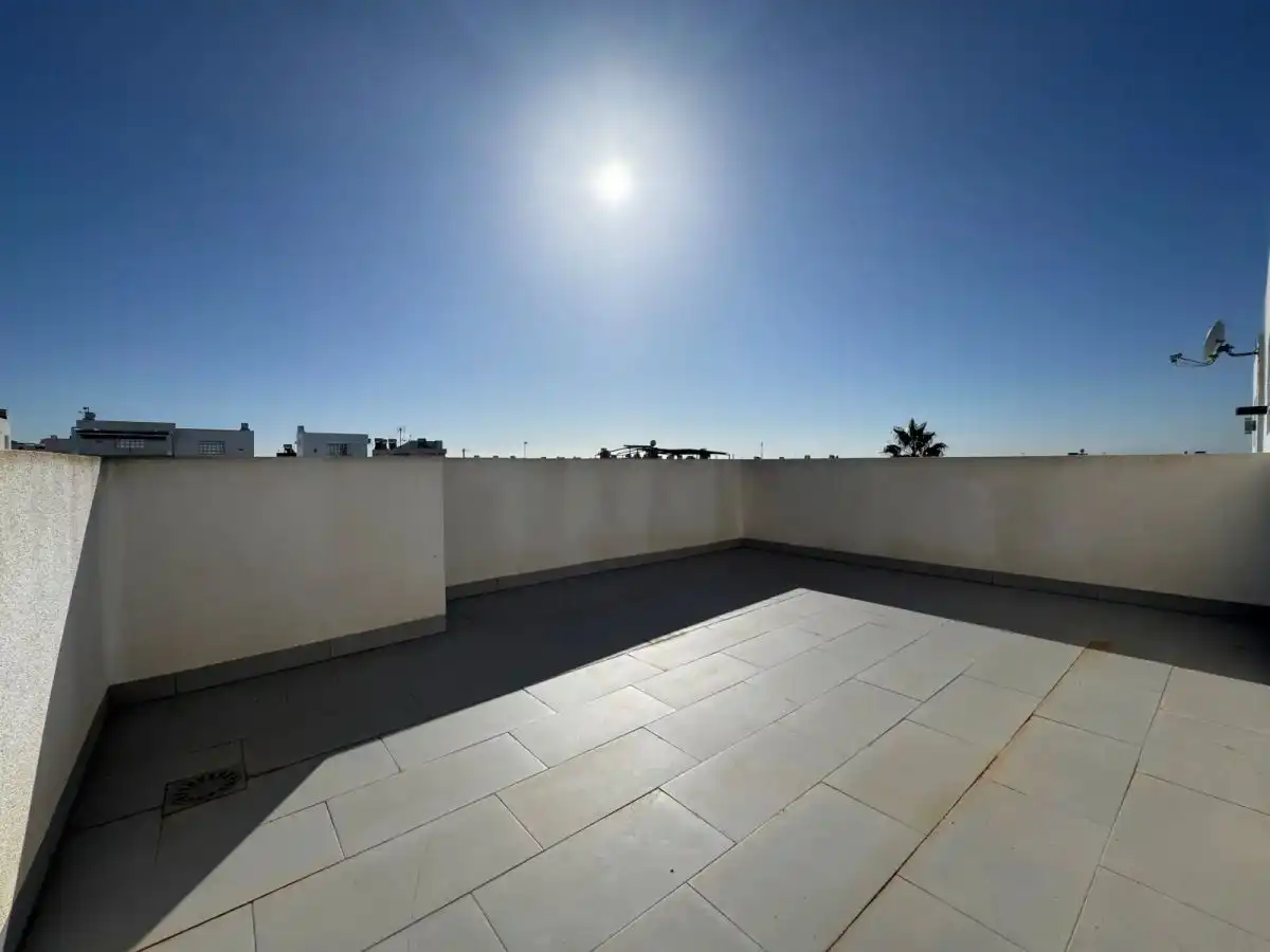 Terraza de Casa adosada en venta en Torrevieja con Aire acondicionado, Jardín privado y Amueblado