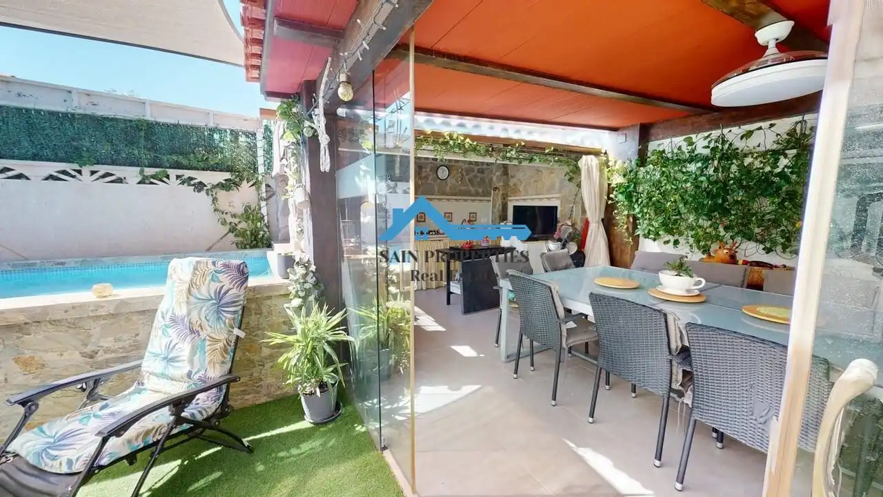 Casa aparellada amb terrassa en venda a Varadero, imagen 38