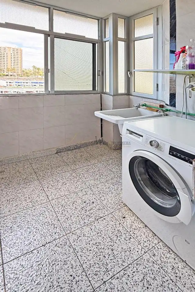 Vista exterior de Apartamento en venta en Arona con Terraza y Piscina comunitaria