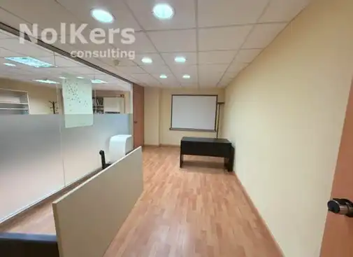 Oficina en venta en Barcelona con Aire acondicionado, Calefacción y Amueblado