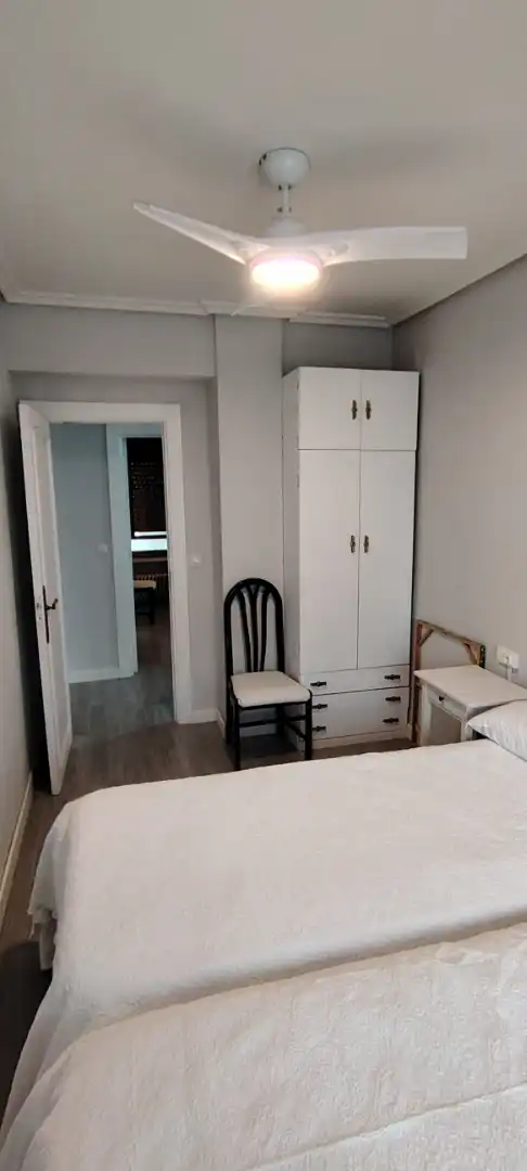 Bedroom of Flat for sale in Salamanca  with Heating, Parquet flooring and Furnished