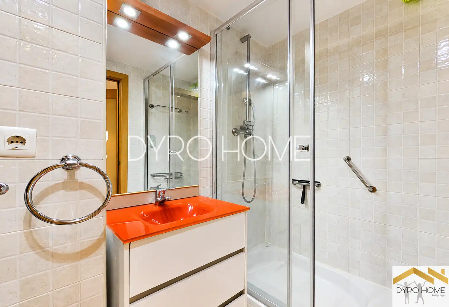 Badezimmer von Wohnung zum Verkauf in Barcelona mit Heizung und Terrasse